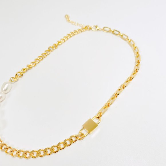 Natural Pearls, Lock, Curb and Chain 18K Real Gold Plated Necklace - Picture 4 of 12